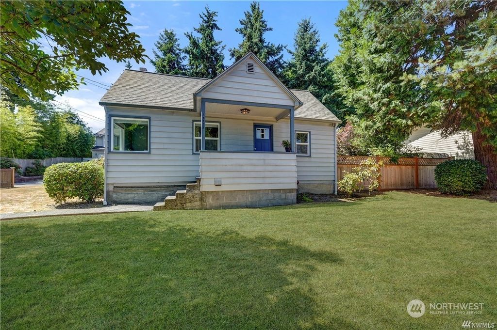 Photo of 13325 31st Avenue NE, Seattle, WA 98125 (MLS # 2154285)