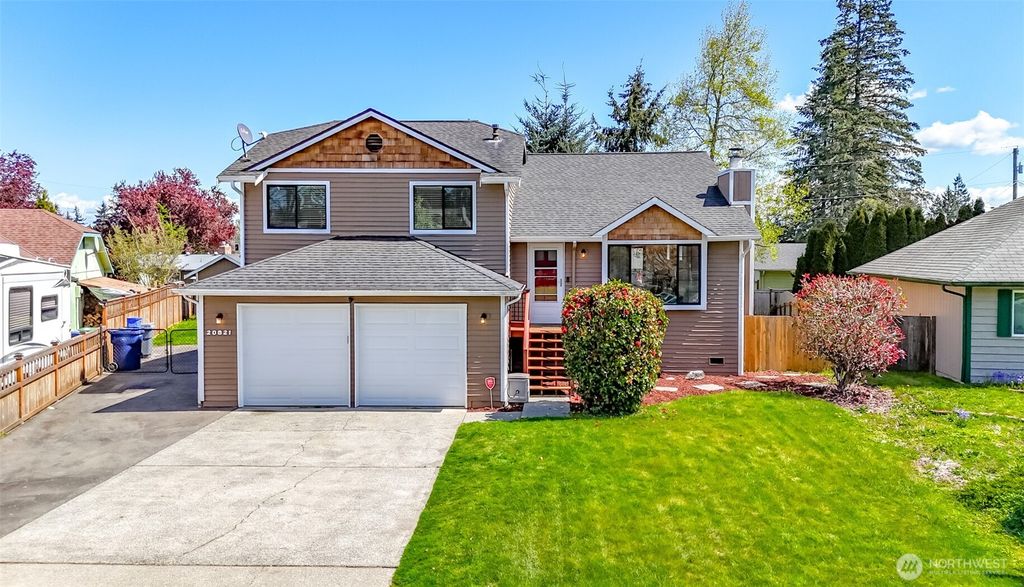 Photo of 20821 4th Avenue W, Lynnwood, WA 98036 (MLS # 2361582)