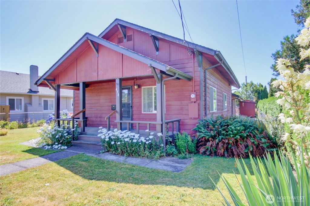 Photo of 450 Maple Street, Monroe, WA 98272 (MLS # 2403548)