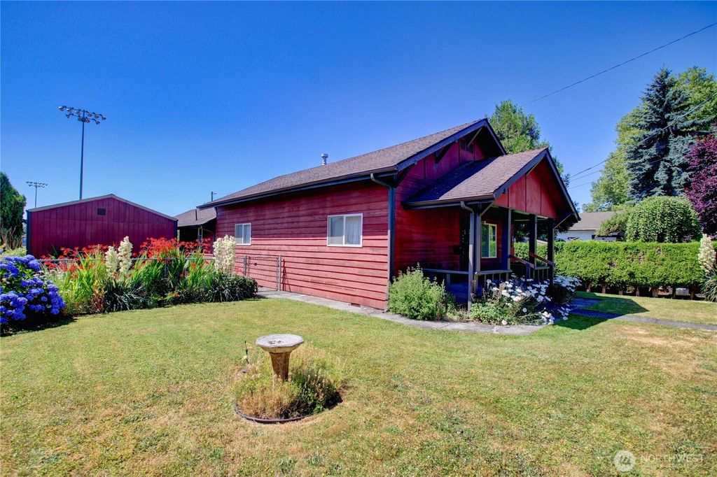 Photo of 450 Maple Street, Monroe, WA 98272 (MLS # 2403548)