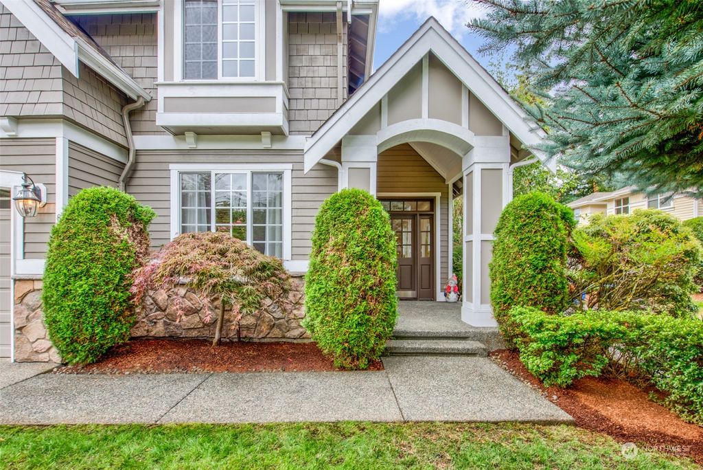 Photo of 6225 112th Ave Ave SE, Bellevue, WA 98006 (MLS # 2276580)