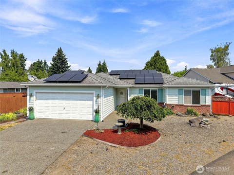 Photo of 10626 SE 213th Court, Kent, WA 98031 (MLS # 2564326)