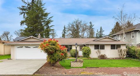 Photo of 4908 NE 24th Street, Renton, WA 98059 (MLS # 2484470)