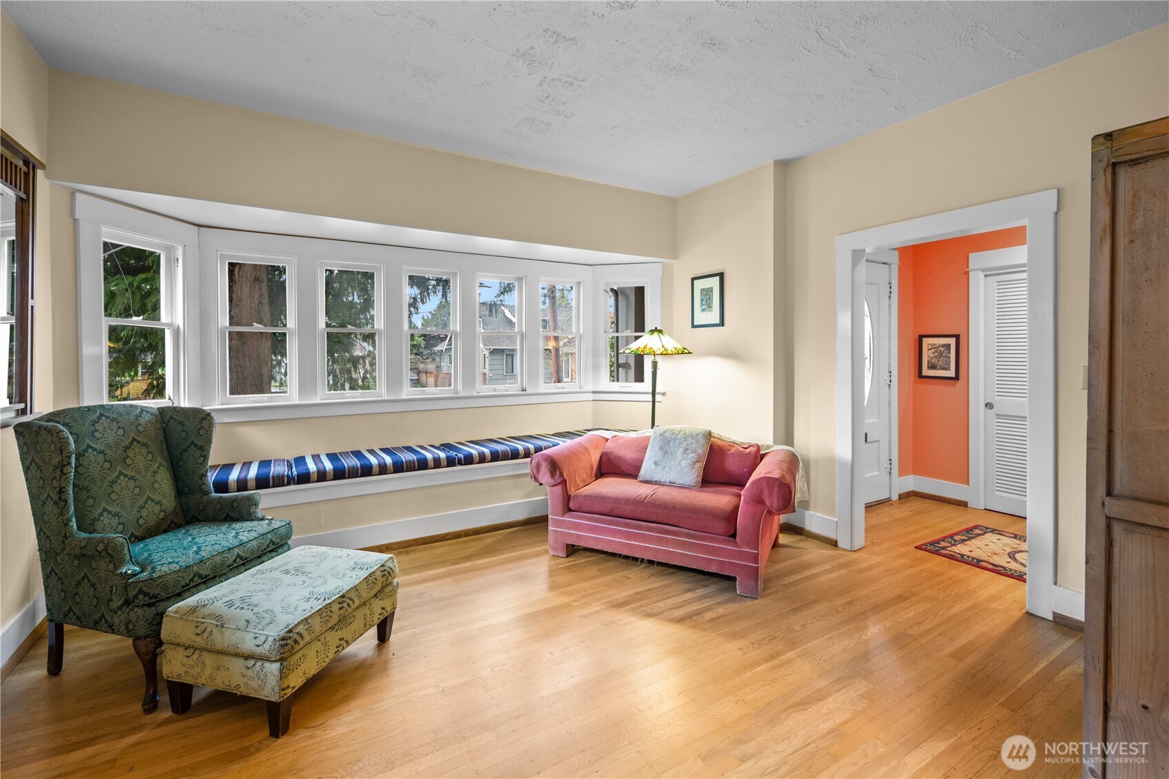 4616 Meridian Avenue N