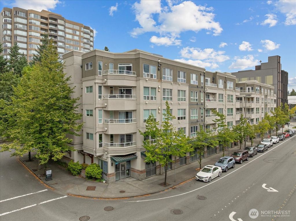 Photo of 925 110th Avenue NE #PH05, Bellevue, WA 98004 (MLS # 2429104)