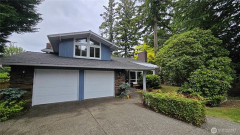 Photo of 15406 SE 46th Way, Bellevue, WA 98006 (MLS # 2536839)