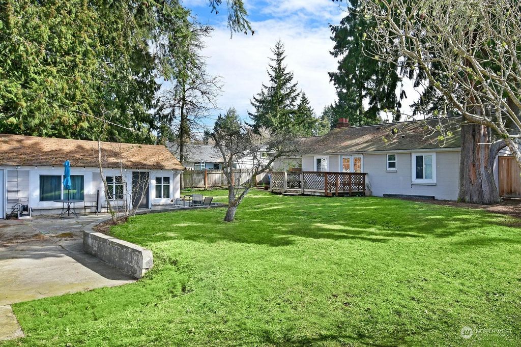 Photo of 16167 Midvale Avenue N, Shoreline, WA 98133 (MLS # 2054199)