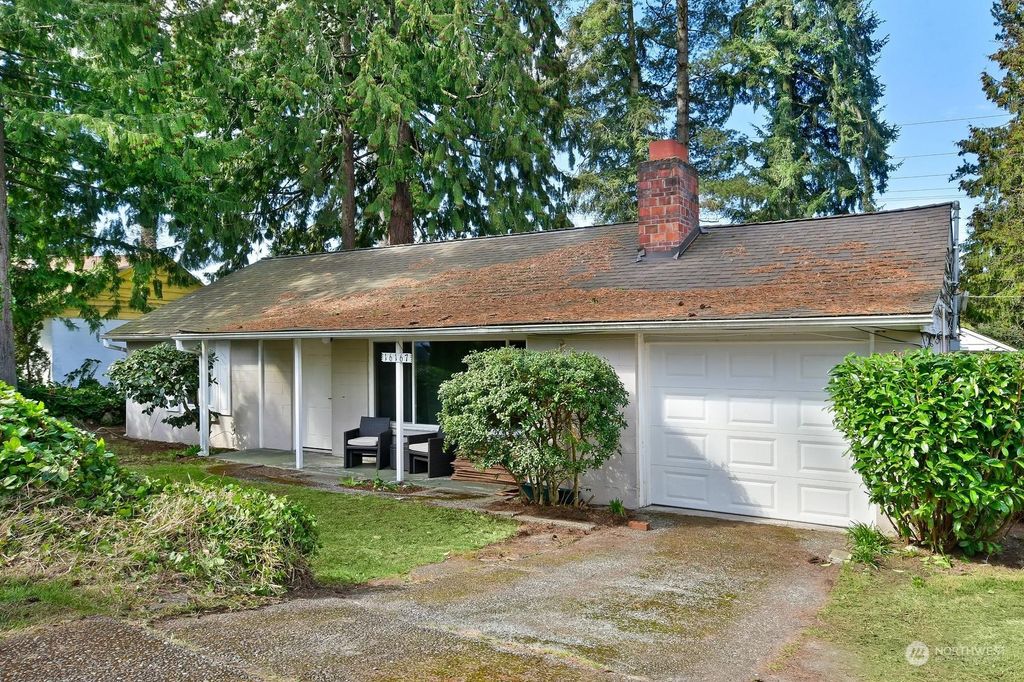 Photo of 16167 Midvale Avenue N, Shoreline, WA 98133 (MLS # 2054199)