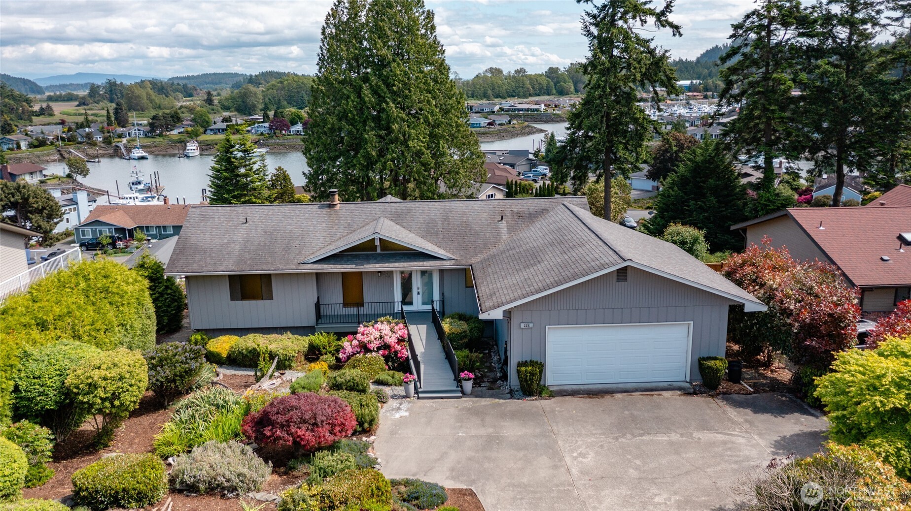 228 Skagit Way