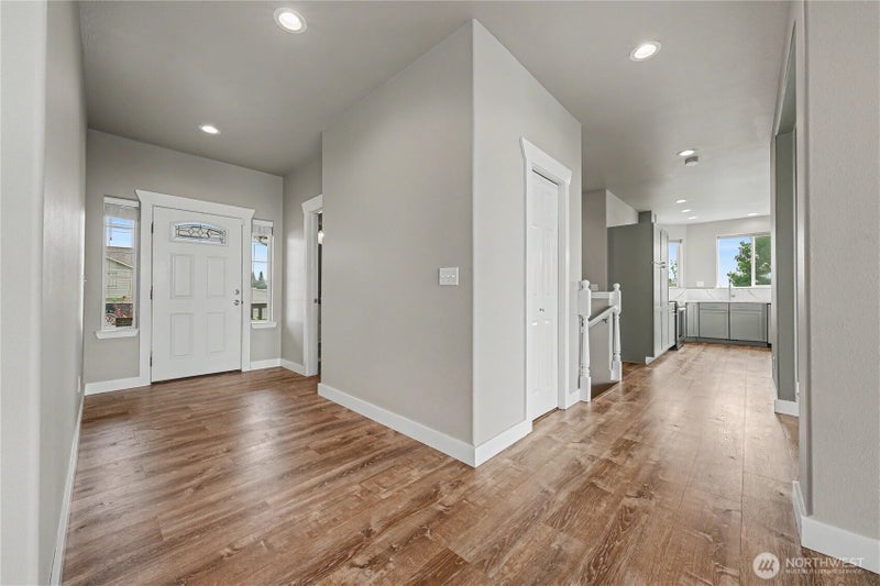 154 S Meadowbrook Lane