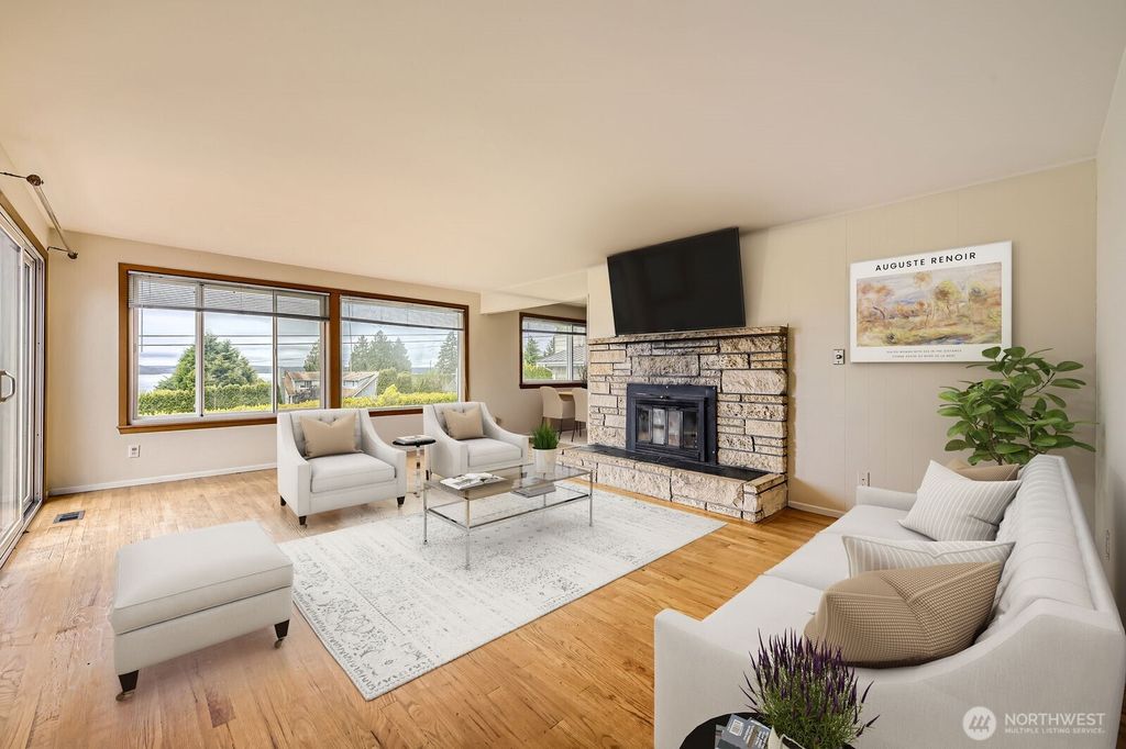 Photo of 1204 S 229th Street, Des Moines, WA 98198 (MLS # 2376865)