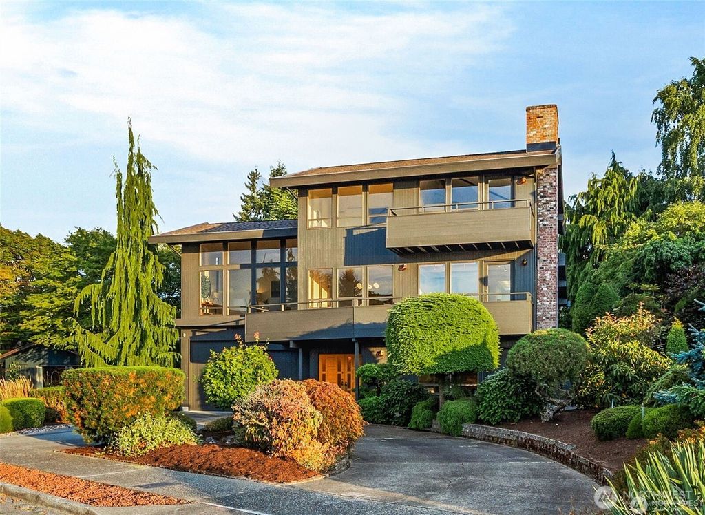 Photo of 1231 NW 126th Street, Seattle, WA 98177 (MLS # 2438861)