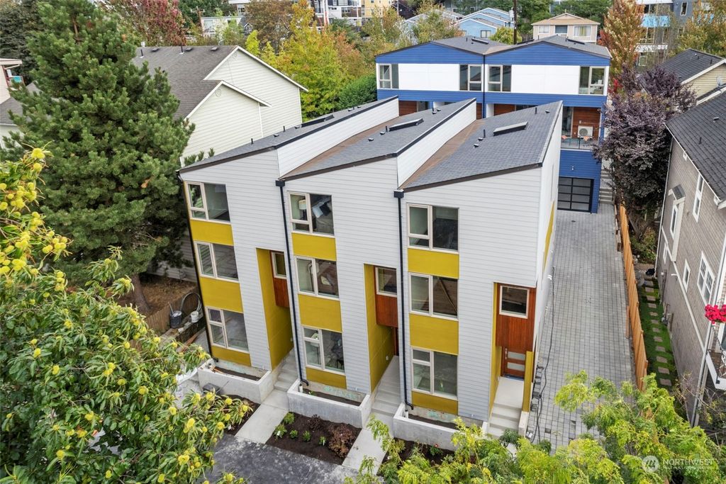 Photo of 213 22nd Avenue #B, Seattle, WA 98122 (MLS # 2239730)