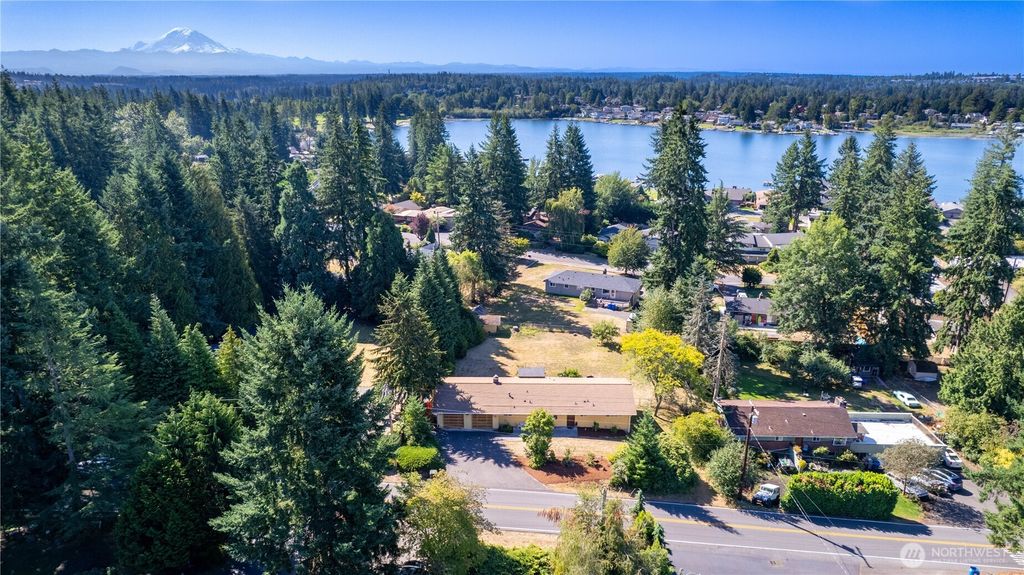 Photo of 14447 SE 263rd Street, Kent, WA 98042 (MLS # 2424305)