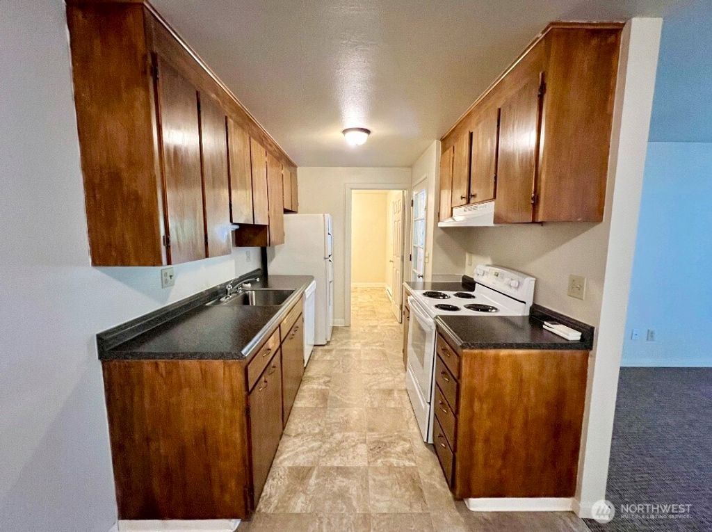 Photo of 11041106 E 14th Avenue, Ellensburg, WA 98926 (MLS # 2511292)