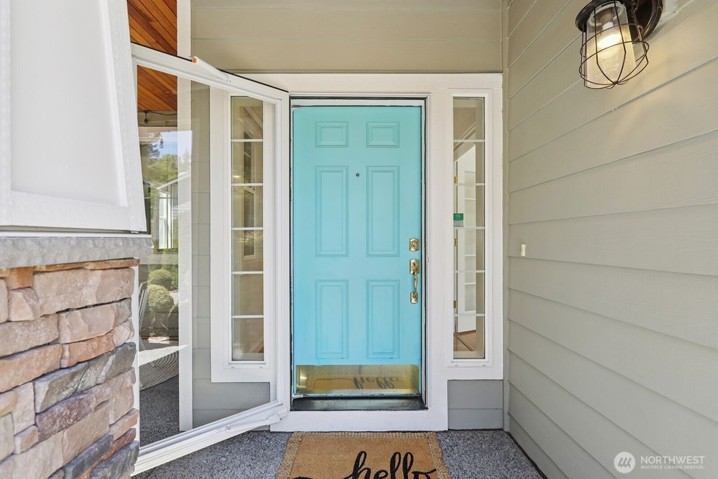 Photo of 1040 Cove Court, Mukilteo, WA 98275 (MLS # 2363950)