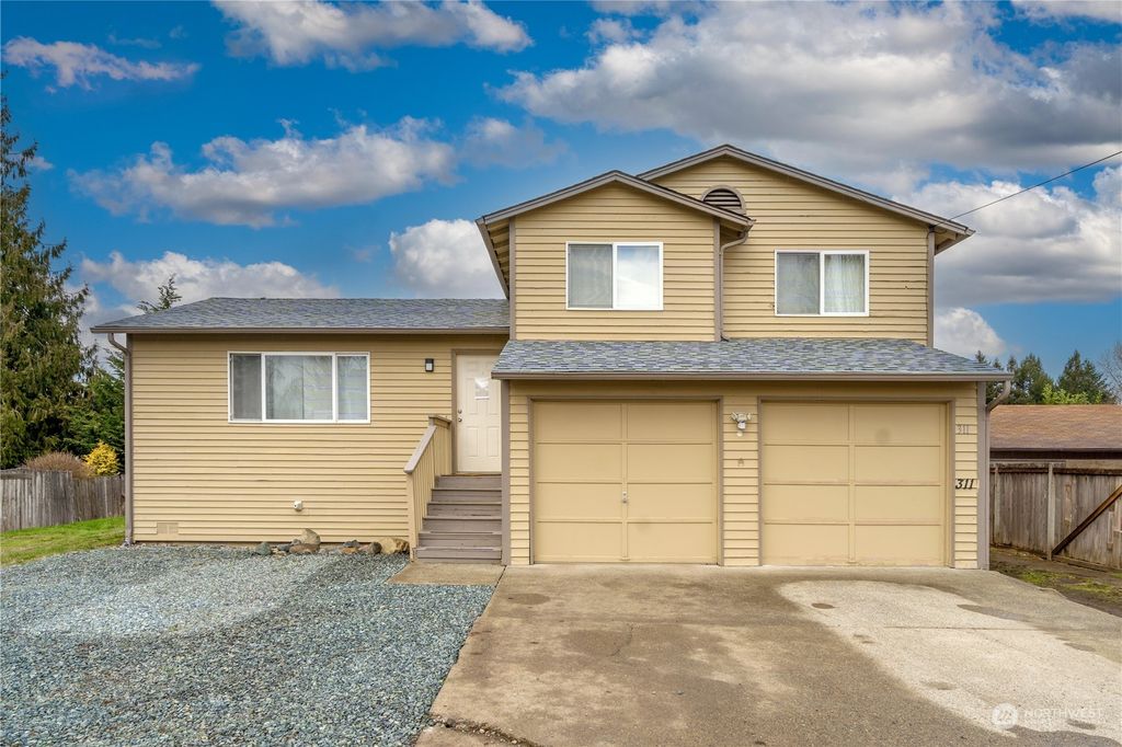 Photo of 311 N 8th Avenue N, Algona, WA 98001 (MLS # 2043419)