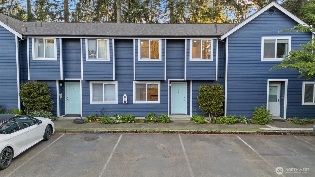 Photo of 21904 56th Avenue W #B2, Mountlake Terrace, WA 98043 (MLS # 2525045)