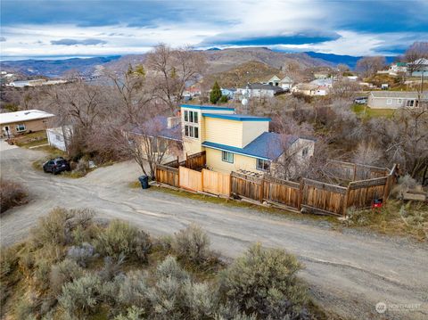 A home in Grand Coulee