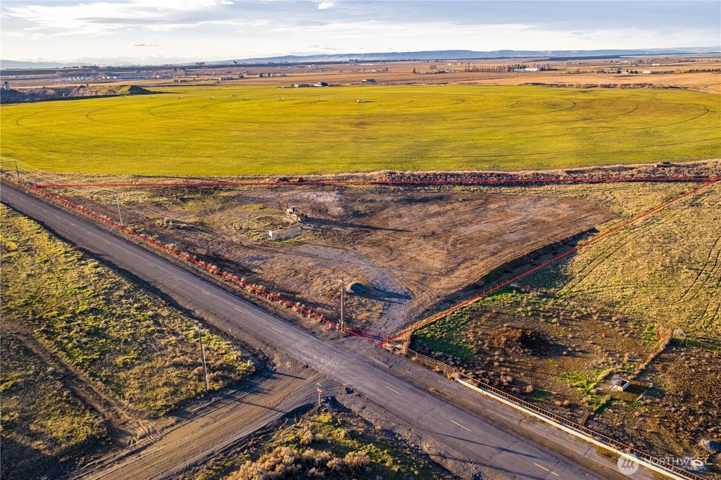 Photo of 2 XXX Mae Valley Road NE, Moses Lake, WA 98837 (MLS # 2485038)