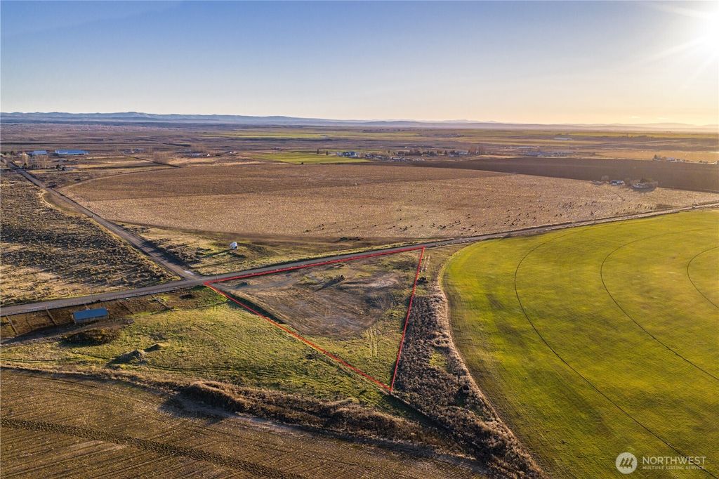 Photo of 2 XXX Mae Valley Road NE, Moses Lake, WA 98837 (MLS # 2485038)