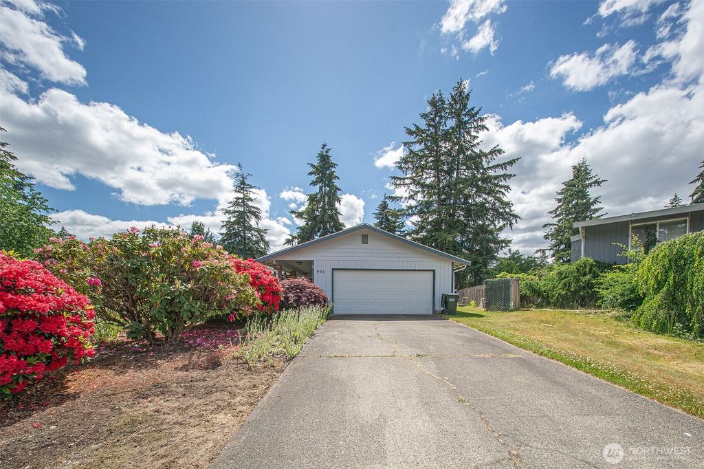 Photo of 902 195th Street Ct E, Spanaway, WA 98387 (MLS # 2536461)