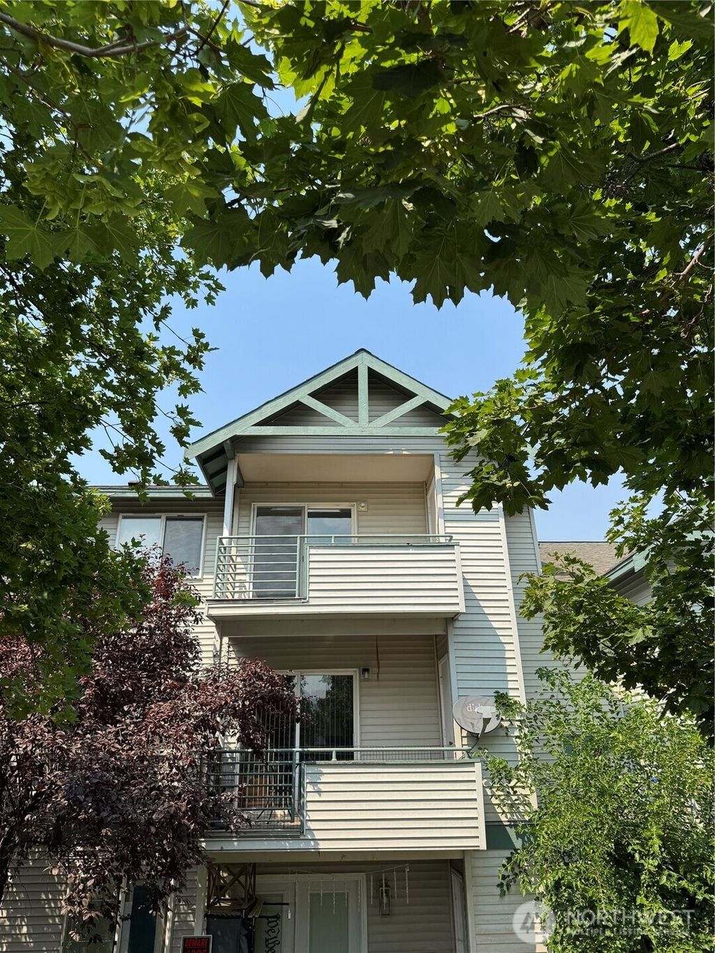 Photo of 667 4th Street NE #L301, East Wenatchee, WA 98802 (MLS # 2559771)
