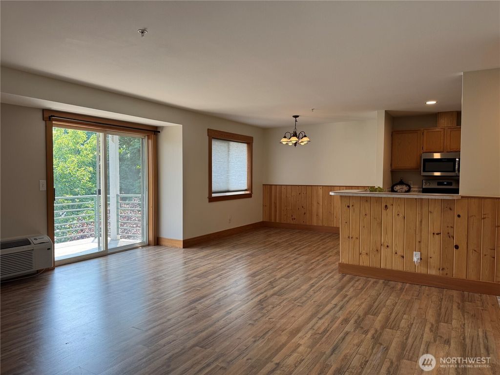 Photo of 667 4th Street NE #L301, East Wenatchee, WA 98802 (MLS # 2559771)