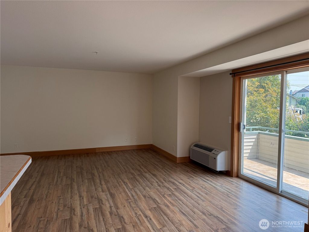 Photo of 667 4th Street NE #L301, East Wenatchee, WA 98802 (MLS # 2559771)