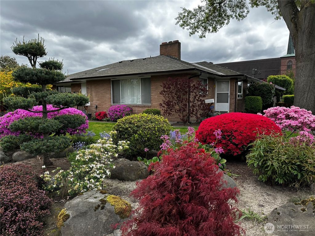 Photo of 220 4th Avenue SW, Puyallup, WA 98371 (MLS # 2466494)