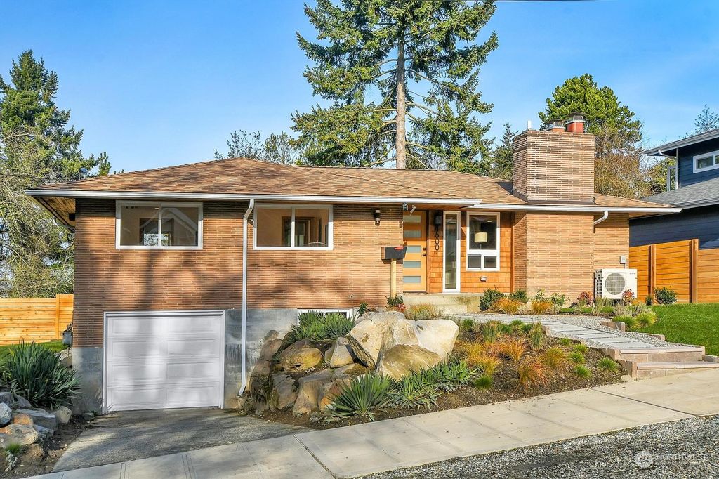 Photo of 4600 S Angeline Street, Seattle, WA 98118 (MLS # 2329868)