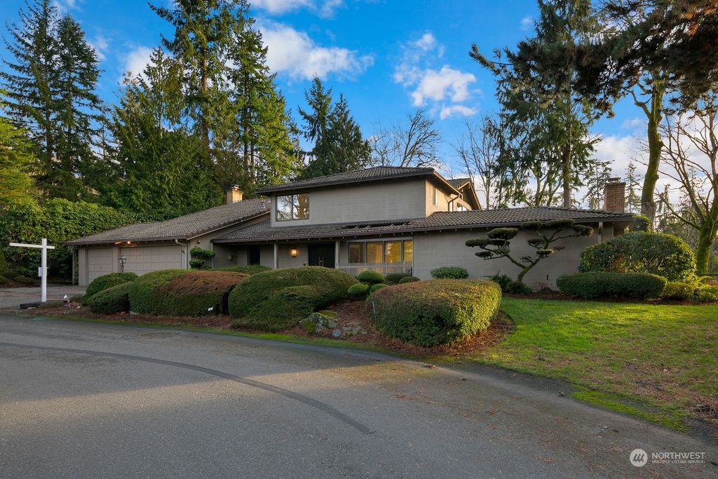 Photo of 8349 SE 57th Street, Mercer Island, WA 98040 (MLS # 2030442)