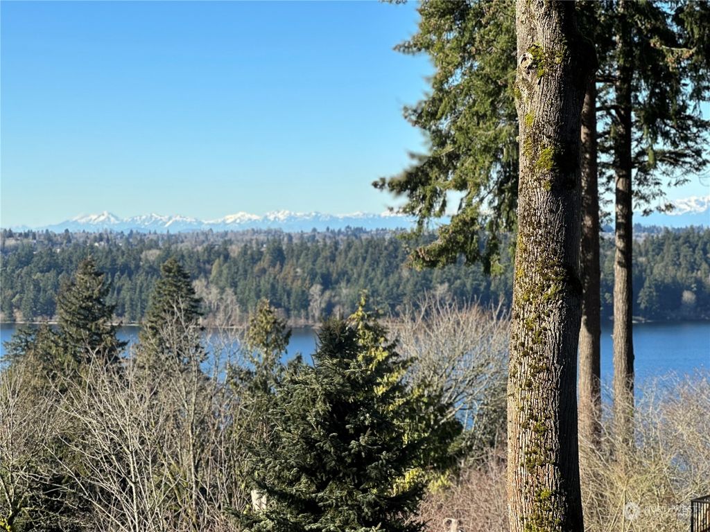 Photo of 8349 SE 57th Street, Mercer Island, WA 98040 (MLS # 2030442)