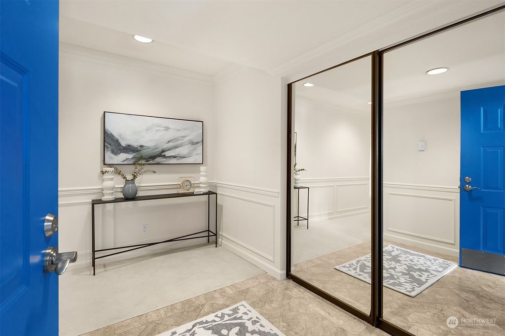 Photo of 410 2nd Avenue S #311, Kirkland, WA 98033 (MLS # 2049093)
