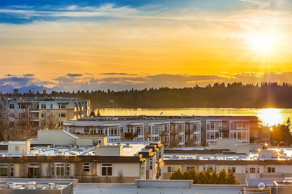 Photo of 410 2nd Avenue S #311, Kirkland, WA 98033 (MLS # 2049093)