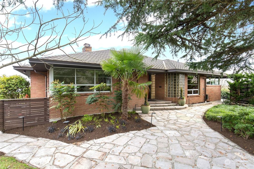 Photo of 1534 32nd Avenue S, Seattle, WA 98144 (MLS # 2052617)