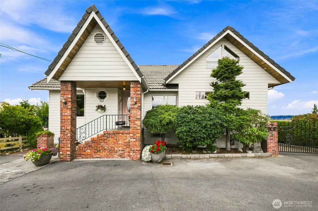 Photo of 202 Alverson Boulevard, Everett, WA 98201 (MLS # 2578424)
