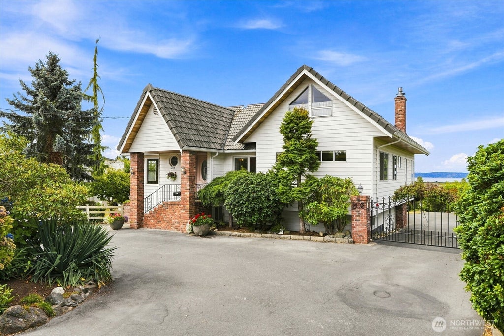 Photo of 202 Alverson Boulevard, Everett, WA 98201 (MLS # 2578424)