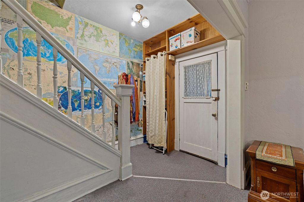 Photo of 803 W Hazel Street, Mount Vernon, WA 98273 (MLS # 2447105)