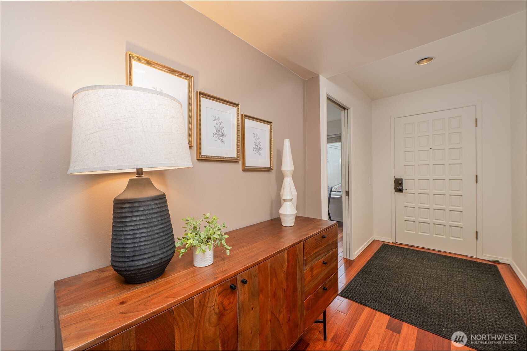 6536 Park Point Lane NE