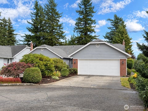 Photo of 6812 Golf View Drive #B, Lynden, WA 98264 (MLS # 2586324)