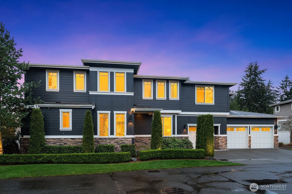 Photo of 9954 SE 38th Street, Mercer Island, WA 98040 (MLS # 2348735)