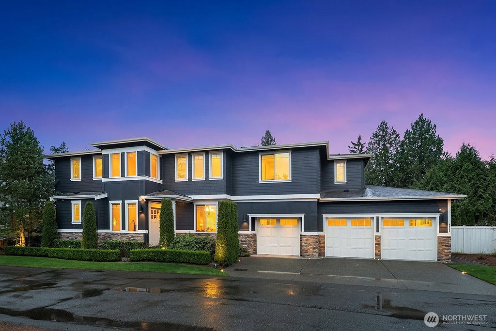 Photo of 9954 SE 38th Street, Mercer Island, WA 98040 (MLS # 2348735)