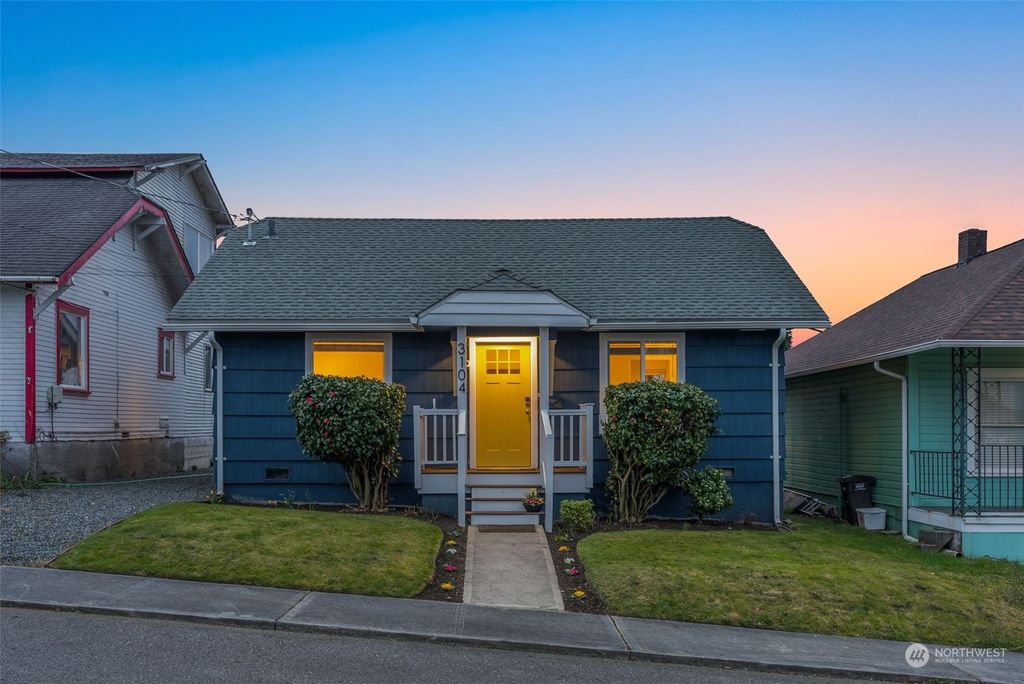 Photo of 3104 Tulalip Avenue, Everett, WA 98201 (MLS # 2215193)