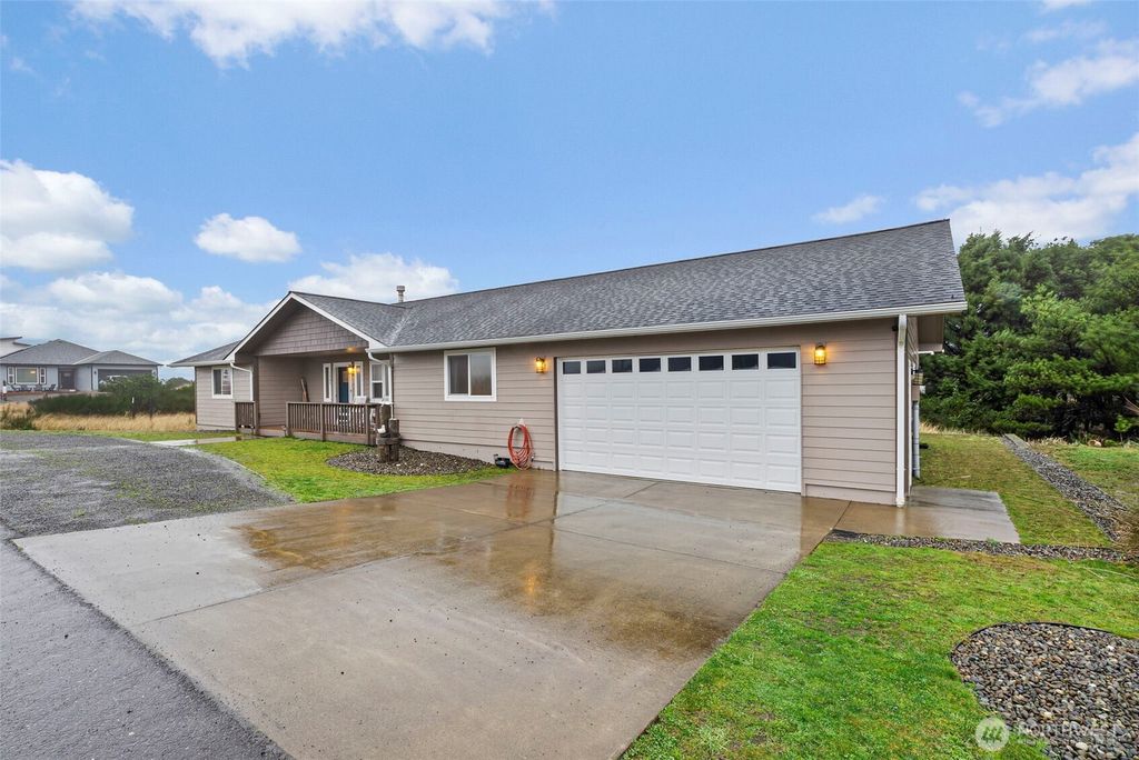 Photo of 1503 Dune Crest Loop, Westport, WA 98595 (MLS # 2460489)