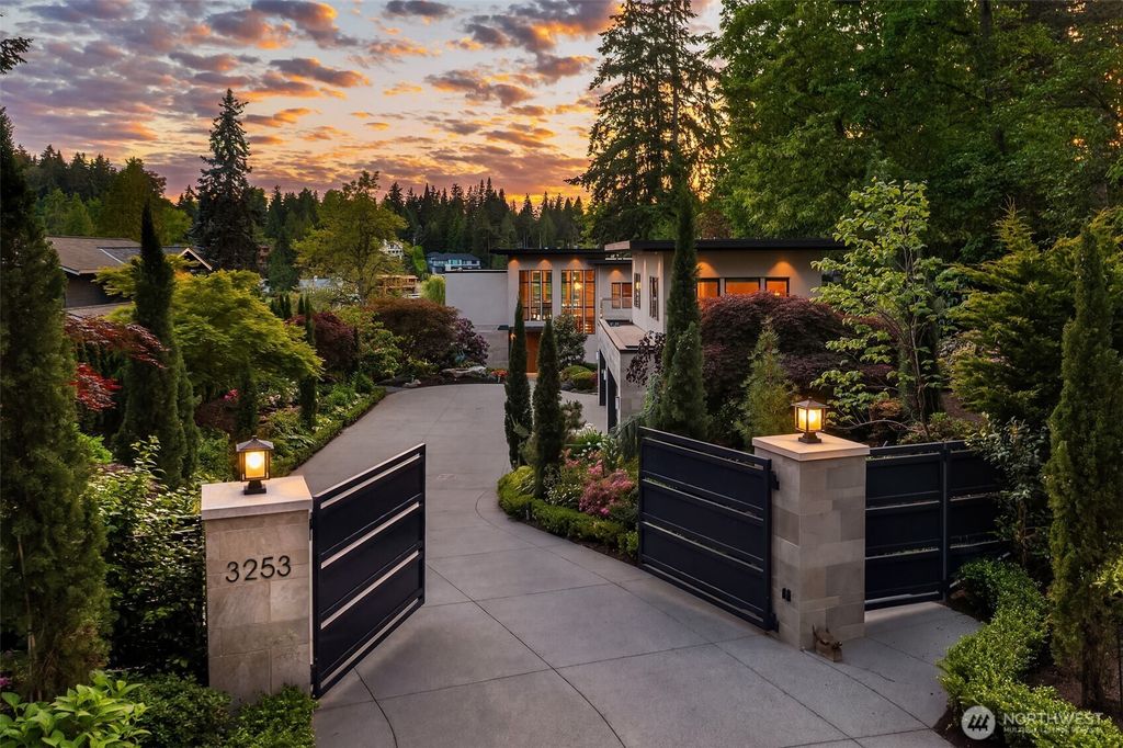 Photo of 3253 Hunts Point Road, Bellevue, WA 98004 (MLS # 2526756)