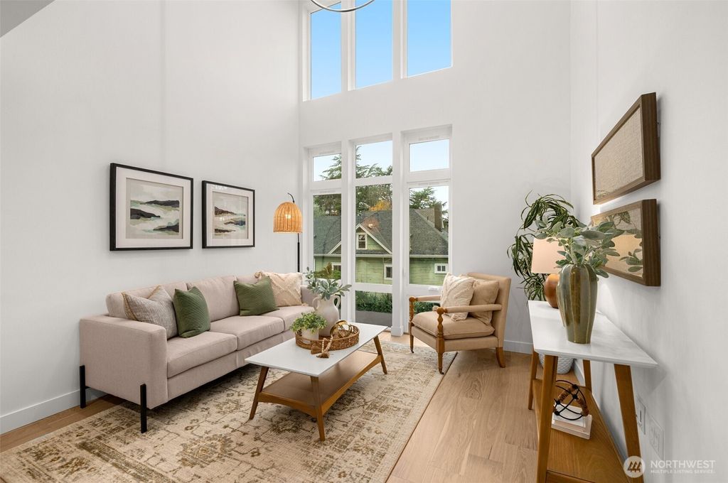 Photo of 222 C 10th Avenue E, Seattle, WA 98102 (MLS # 2437587)