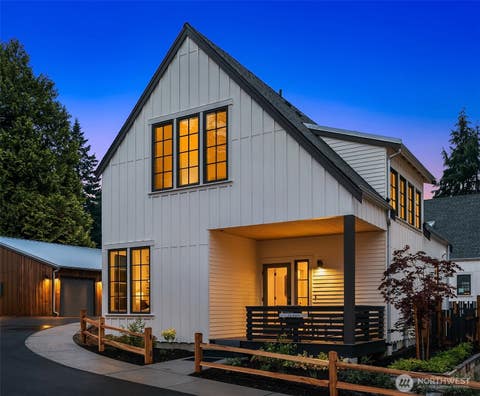 Photo of 2218 NE 125th Street, Seattle, WA 98125 (MLS # 2544434)