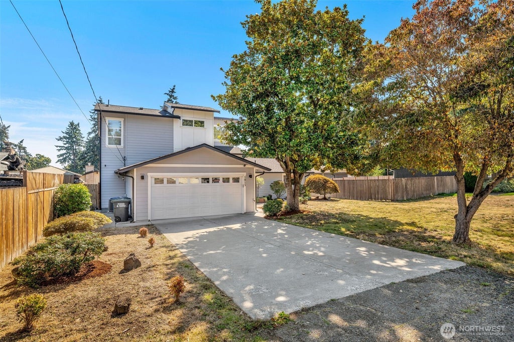 Photo of 1015 S 202nd Street, Des Moines, WA 98198 (MLS # 2578612)