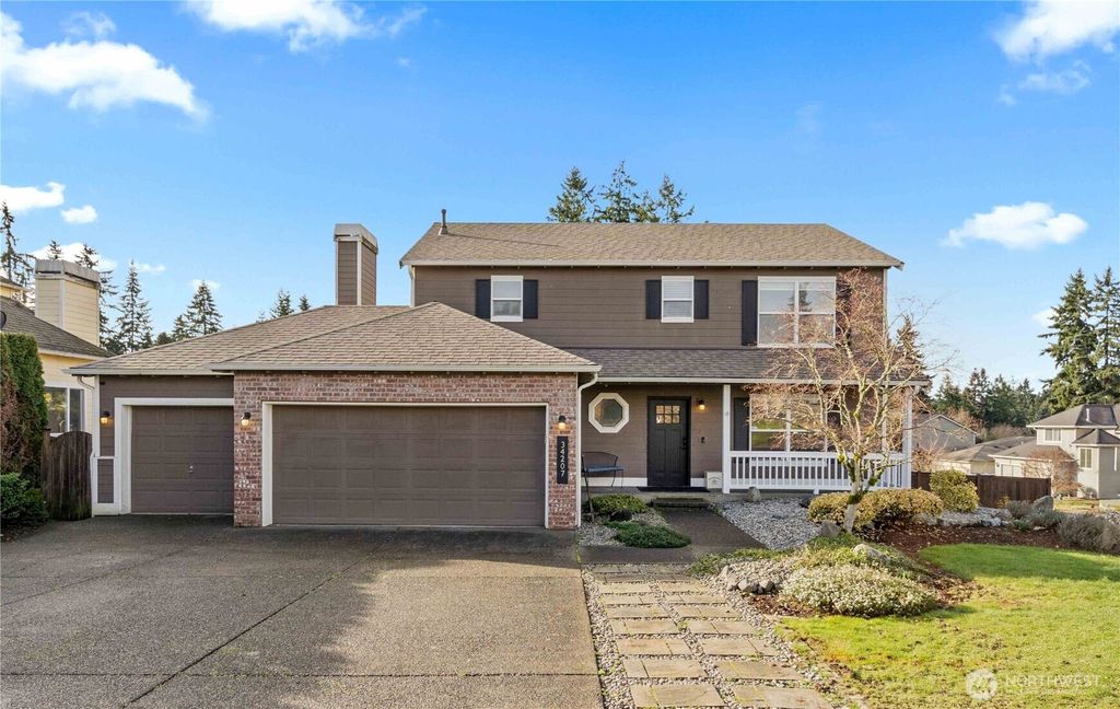 Photo of 34207 31st Avenue SW, Federal Way, WA 98023 (MLS # 2475564)